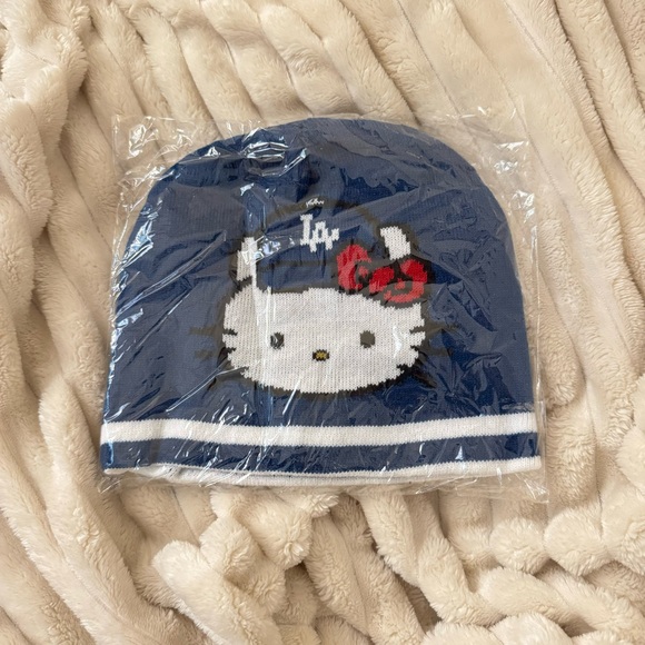 Hello Kitty Accessories - Official Dodger’s Hello Kitty Night Beanie